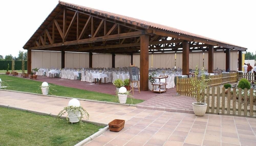 Rey Sancho Palencia Hotel Exterior photo