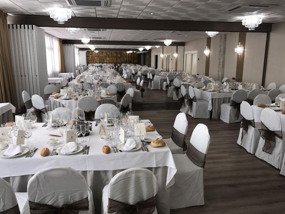 Rey Sancho Palencia Hotel Exterior photo